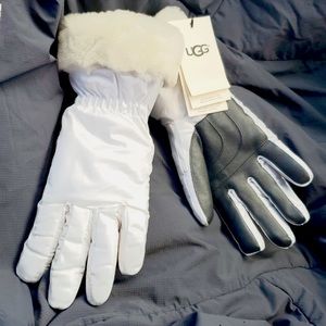 Ugg womens all weather waterproof gloves l/xl NWT